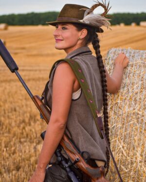 Eliška Štefanicová Instagram - Warm summer evenings on the hunt 🌿. 

#bohemialov#chevalier#franchifeelsright#feelsright#kahles#silencer#girlwithguns#hunt#hunting#huntinggirl#huntingwomen#hunter#hunters#shooting#summer#sunset#girl#girls#beauty#wild#wildlife#nature#pretty#model#summertime#waidmannsheil#huntingseason#huntinglife#lovehunting#huntingfoto