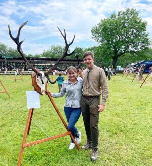 Eliška Štefanicová Instagram - Armáda, lesnictví a myslivost na Libavé 🦌

#libava#vls#hunt#hunting#trophy#army#forestry#gamemanagement#myslivost#huntinglife#huntingfriends#huntingwomen#huntinggirl#hunter#huntress#hunters#huntingtrophy#huntingphoto#girlwhoshoot#girlhunttoo#girlwhohunt#girlpower#lovehunting#huntinggear#huntingseason#deer#reddeerhunting#roedeer#antlers#wild