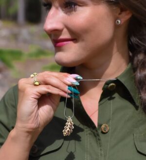 Eliška Štefanicová Instagram - #zelenamoda 💚

#hair#longhair#artureartnature#beauty#girl#girls#czechgirl#hunt#hunting#hunters#hunter#huntress#girlwhohunt#girlhunttoo#girlpower#outdoor#outdoors#outdoorphotography#outdoorlife#outdoorwomen#outdoorgirl#fashion#nature#wild#wildlife#gamemanagement#forest#green#naturelover