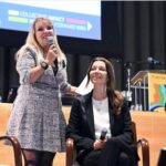 Elif Şafak Instagram - Forgive me for sharing more photos from this special event, it's not every day that I get to speak at the UN. My heartfelt thanks for this profoundly inspiring summit to @un_stereotypealliance @unitednations #sisterhoodispowerful #citizensoftheworld #citizensofhumanity #humanityfirst #beyondborders #ourplanet @unwomenuk @unwomenny @womenoffuture @unwomenturkiye photo credit Noam Galai / Getty Images @noamgalai 📚📚📚 Bugün kusuruma bakmayın böyle biraz daha fazla fotoğraf paylaşıyorum ama Birleşmiş Milletlerde konuşma yapmak gerçekten çok özel ve değerli bir etkinlikti, onur duydum bu davetten, teşekkür ederim #yazarlar