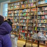 Elif Şafak Instagram - Wishing you all a happy, peaceful and inspiring New Year full of love and books. Long live libraries and bookstores @toppingsbath #bookshopsoftheworld #bookstorelove #booksarelife #writersandpoets #theislandofmissingtrees #elifshafak #bookloversunite #thefortyrulesoflove #thebastardofistanbul #10minutes38secondsinthisstrangeworld #knittedgloves 📚📚📚 herkese hepimize sevgi mutluluk ilham dolu, kitaplar ve aşkla örülü güzel bir sene diliyorum