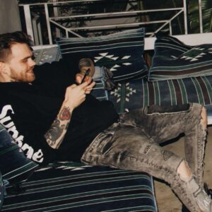 Elijah Daniel Instagram - sometimes u throw a party of cardboard cutouts, sometimes Snooki gets tasered. life happens! #LiveLaughLove. lmao thank u @clashappco