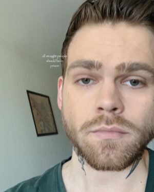 Elijah Daniel Instagram - good morning #Logang let’s #riseandgrind 💪🏼 SMASH the like button if u were found in a dumpster as a baby #dumpsterbabies 🖤 #fortnite