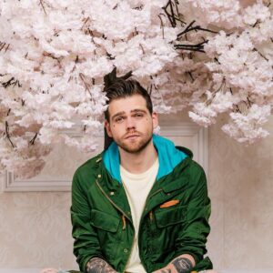 Elijah Daniel Instagram - COMMENT THE NUMBER 1 if u have ever fucked a hot pocket or if u think i look cute in this pic 🙈 no one will ever know which one #health #thinspo #inspiration #christianmoms #memes #mondaymotivation #instagay