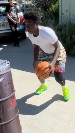 Elisha Williams Instagram - When I’m not acting you can find me on a basketball court dreaming. #RealSpeed #NoDaysOff #trusttheprocess #GodsGotit #Grateful #EJWilliams #WilliamsLegacy #WonderYears #WonderBoy #love #film #ball #basketball #overtime #nba #goseason #crossover