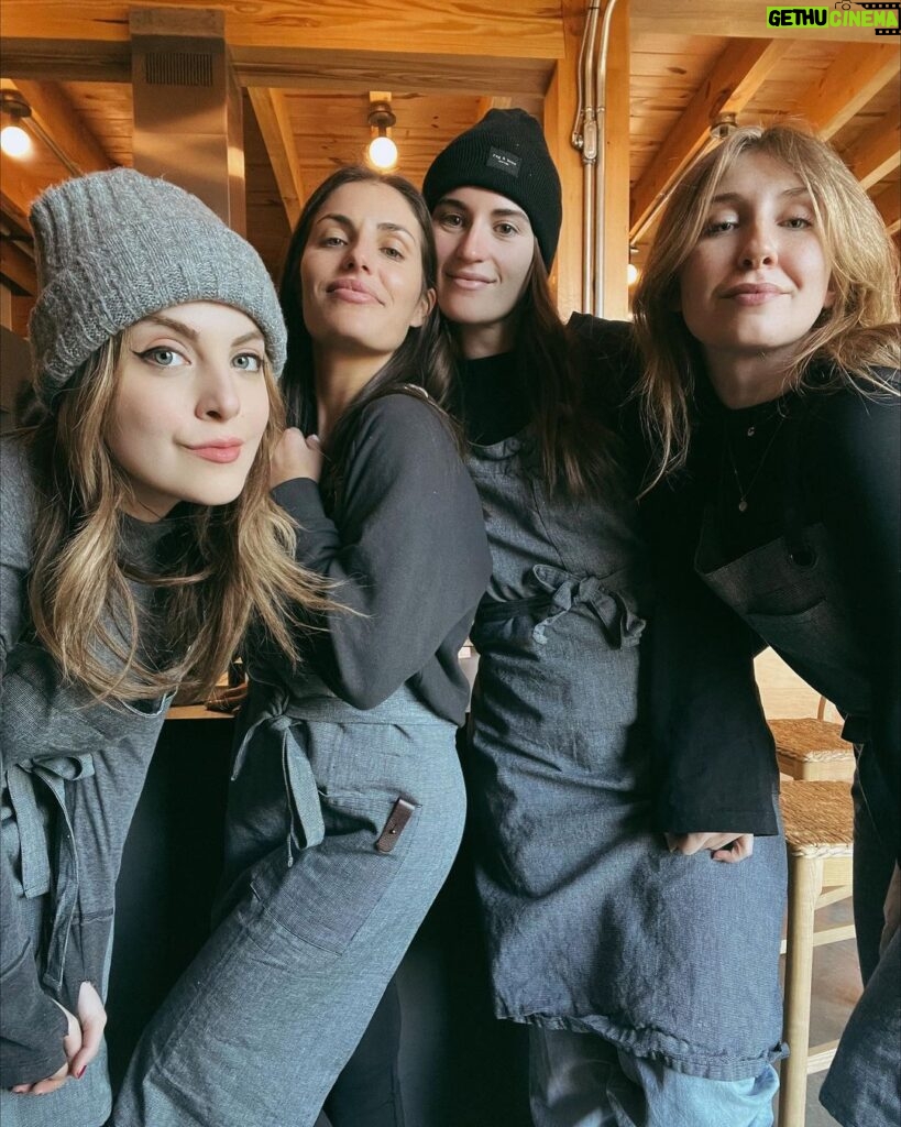 Elizabeth Gillies Instagram - Most wonderful time of the year 🌲 Wildflower Farms, Auberge Resorts Collection