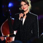 Elizabeth Gillies Instagram - Tree Lighting At Rockefeller Center. What a thrill! 🎄