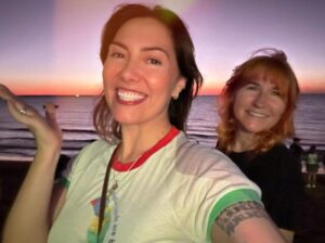 Ella Hooper Instagram - You’re pretty pretty Darwin!! Laksa and a sunset w @tammy__blake at the @mindilmarket #cuinthent @city_of_darwin