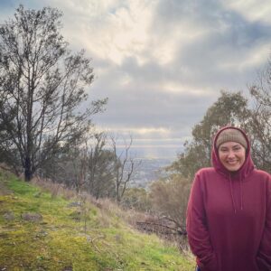 Ella Hooper Instagram - Climbed a mountain and we turned around.. 
Don’t know what I’d have done without nature, the bush and my bush lovin buddy these last few years hey? Nature shapes, trees and granite, clouds and kookaburras.. taking in the icy morning air and the last strains of sunrise. Pretty great way to start the day.. ⛅️ #mountaintherapy #godpatch #pastoralpanarama #bushkidssticktogether