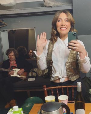 Ella Hooper Instagram - Me and @mickytheshrimp & @seany_johnston getting ready for the gig tonight. Mic ALWAYS has a new thang to show us, a cool new ‘not-guitar’ or two.. How lucky am I to have these fellas backing me up!!! #rawk #folk #country #androll 🌵🌵🌵 #wayoutwest @thetivolibrisbane @jamesreyne_official