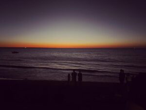 Ella Hooper Instagram - You’re pretty pretty Darwin!! Laksa and a sunset w @tammy__blake at the @mindilmarket #cuinthent @city_of_darwin