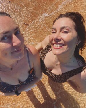 Ella Hooper Instagram - Some nice times on the ‘Way Out West’ tour so far. We’re only just getting warmed up! Way out warmed up! Ballarat this weekend fine fellow Victorians. Rug on up and come on out! These photos are a in a weird order, but you get the picture! It’s fun. Good people. Good feelins. Just good. (And where is James in all this you say?! He’s elusive.. I’ll try and get evidence of him soon..) Featuring @seany_johnston @mickytheshrimp @josh.owenmusic @taja.photography #wayoutwest #jamesreyne #ellahooper #justcallmecantfindmykeyhooper