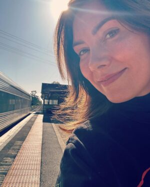 Ella Hooper Instagram - Guess where I am. 
🩵🩵🩵🚂💨
#vt #hometime