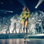 Ellie Goulding Instagram - Thank you so much Dublin, I missed you guys. As ever the best place to start my wee tour this year :) 💚 @jrcmccord