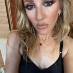 Ellie Goulding Instagram - Dump. I don’t know who needs to hear this but- keep going! Love you x