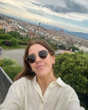 Ellie Goulding Instagram - Shortbread pic by far the most important of this selection x 🇮🇹 @cartier