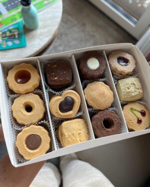 Ellie Goulding Instagram - Shortbread pic by far the most important of this selection x 🇮🇹 @cartier