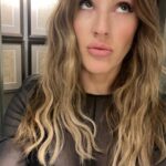 Ellie Goulding Instagram - Here are some photos of my face