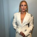 Ellie Goulding Instagram - Clive Davies Pre-Grammys celebration with the best date in the world @honeymoon 🫠 To be in a room with some of the greatest living artists makes me feel overwhelming gratitude and pride. Thanks for having me 🤍🤍 Make up my girl @janicedaoud Hair @rikkigash ❤️‍🔥 Styling @kyledevolle 🤍