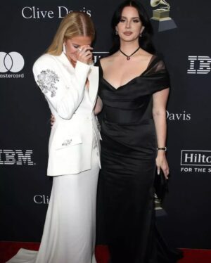 Ellie Goulding Instagram - Clive Davies Pre-Grammys celebration with the best date in the world @honeymoon 🫠 
To be in a room with some of the greatest living artists makes me feel overwhelming gratitude and pride. Thanks for having me 🤍🤍 
Make up my girl @janicedaoud 
Hair @rikkigash ❤️‍🔥
Styling @kyledevolle 🤍