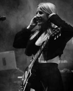 Ellie Goulding Instagram - ¡Gracias México por tan caluroso recibimiento! Se hizo larga la espera, pero mereció la pena. Agradecida con ustedes siempre y espero volver muy pronto. Arriba México lindo ❤️❤️❤️❤️