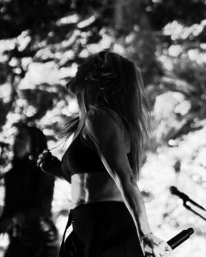 Ellie Goulding Instagram - ¡Gracias México por tan caluroso recibimiento! Se hizo larga la espera, pero mereció la pena. Agradecida con ustedes siempre y espero volver muy pronto. Arriba México lindo ❤️❤️❤️❤️