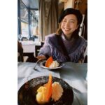 Ellie Toyota Instagram - 🍽 今年の写真は今年のうちに。 写真映えするパリの食卓。 なにをいただいても美味しかった🤤 気がつけばもう2022年も残りわずかですね。 やり残したことはありませんか？ 私は大掃除をしっかりやりたいなぁ。🧼
