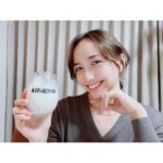 Ellie Toyota Instagram - ❄️ この季節にとってもおすすめな、 「ディサローノ ベルベット」 アマレット「ディサローノ」をベースに、 フレッシュクリームやバニラなどを加えてつくられた クリームリキュールです🦄 “ベルベット”の名前の通り、 うっとりとろけるような口当たり。 ベーシックなディサローノよりもアルコール度数が低いので、 オン・ザ・ロックで飲むのもおすすめです🧊 コーヒーやココナッツ風味と合わせたり、 カクテルも楽しめそうなので、 これから色々研究したいなっ👩🏻‍🍳 そんなディサローノ ベルベットが発売1周年を迎えるそう👏🏻 この機会にぜひ試してみてください。 これからはじまるクリスマスシーズン、 一緒にディサローノでお祝いしましょうね🎄 #ディサローノ #DISARONNO #DOLCEVITA #本当の自分はもっと楽しい #PR #ディサローノベルベット @disaronno_official @whiske_jp