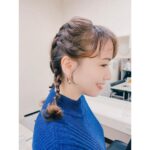 Ellie Toyota Instagram - 🎉 昨日は、 @kodomoe コドモエ創刊10周年を記念したイベント 『コドモエ おやこフェス』に参加しました🦄 絵本『ノラネコぐんだん パンこうじょう』を読み聞かせ📕 子どもたちが集中して聞いてくれて、 終わった時にはもう一回！という声もあがり、 とても嬉しかった、、🥹 またこういう機会をつくりたいです。 トークではコドモエとの10年と、私自身の子育てを振り返りました。 あらためて、素敵なスタッフの方々と10年という時間を積み重ねてこられたこと、幸せです。 お集まりいただいた皆さま、 本当にありがとうございました！！ これからのコドモエもぜひお楽しみに🥰 @junkokataoka 片岡さんにしてもらった三つ編みヘアお気に入り♡ #井阪恵 さんのスタイリングもいつも好きっ。 衣装： @un3d_official