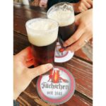 Ellie Toyota Instagram - 🇩🇪 ドイツ旅。 飲んで、食べて、飲んで、食べて、食べて、食べて… こわくて体重計にのれません笑 住んでいるように滞在できて、最高に楽しかった。 娘と私をおうちに泊まらせてくれたりさちゃんファミリーに感謝🥰
