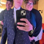 Elliot Page Instagram - Backstage at @latenightseth. Tune in tonight at 12:35/11:35c! Season 3 of @umbrellaacad launches tomorrow ☂️🐦