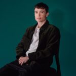 Elliot Page Instagram - We are all pressured to become a narrow version of ourselves, encouraged to fit rather than blossom. I never thought I’d have the strength to write my story. I hope that by sharing my journey it can help demonstrate that we all - queer, trans and anyone who supports the basic human dignity to live authentically - will not be silenced. I am so grateful for all the support I've received along the way. With love and much respect for those who came before and made this possible. Elliot Pageboy is out now ❤️   ElliotPageBook.com 📸  : Catherine Opie (@csopie)