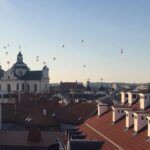 Ellise Chappell Instagram - only the most magical thing I have ever seen🧞‍♀️ (COME ON PALS THEY ARE HOT AIR BALLOONS NOT YOUR EVERYDAY BALLOON. IT’S ALSO A TIMELAPSE.)