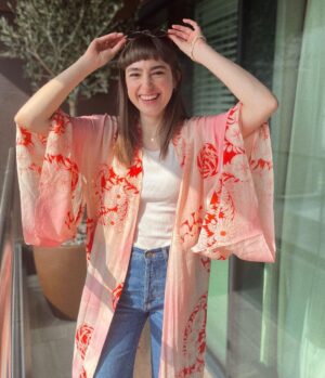 Ellise Chappell Instagram - 🤍 thank you @edited_closet for sending me this beautiful vintage kimono - I’m in love! 🌸🤍