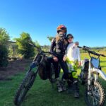 Elsa Pataky Instagram - Family race day! Not competitive at all 🤣🤣 Carreras con motos en famila! No somos nada competitivos 🤣🤣 @chrishemsworth
