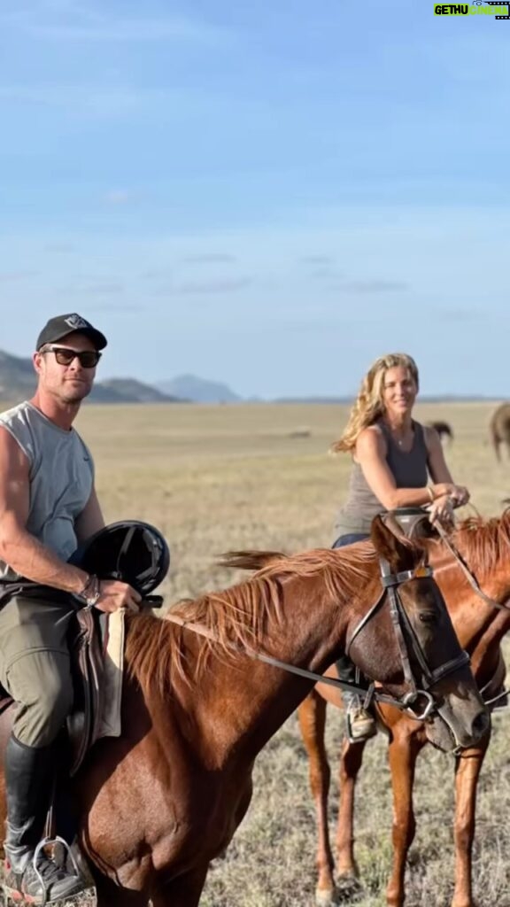 Elsa Pataky Instagram - It was like a dream riding around Kenya with my love ones! @africa.born 🥰