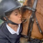 Elsa Pataky Instagram - Horse weekend at Bangalow show! So proud of my little one jumping higher and higher! @batessaddles