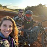 Elsa Pataky Instagram - Family race day! Not competitive at all 🤣🤣 Carreras con motos en famila! No somos nada competitivos 🤣🤣 @chrishemsworth