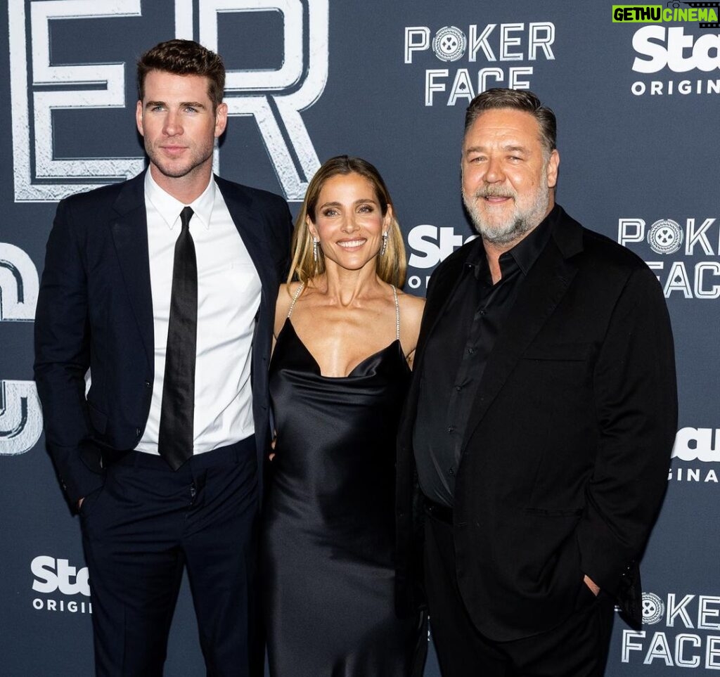 Elsa Pataky Instagram - Last night at #pokerface premiere with @russellcrowe and my lovely brother in law @liamhemsworth. Was so much fun working with them. So lucky to be able to share the screen with this legends! 😉/ anoche en la premiere de #pokerface con @russellcrowe and @liamhemsworth. Que increíble experiencia compartir pantalla con ellos. 😉. #pokerface @stanaustralia #StanOriginals 💃@michaellosordo 💎@bulgari Stylist @rachelwayman H: @bradmullinshair M: @sarahtammer Xxxx