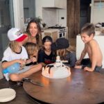 Elsa Pataky Instagram - Happy birthday to my two beautiful boys! I can’t believe you are 8. So many adventures together and so many more to come. You make me a better person every day. 🥰/ felicidades mis peques ! Todavía no me creo que tenéis 8 añitos. Cuantos momentos juntos para recordar y los que nos quedan todavía. Hacéis cada día que sea mejor persona. Os quiero.