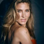 Elsa Pataky Instagram - Maquillaje @beatrizmatallana 📸@valero_rioja Make Up: @charlottetilbury Hair: @hairrituelbysisley