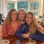 Elsa Pataky Instagram - Happy Mother’s Day to all the strong, loving, patient,compassionate, beautiful, hard worker, resilient, kind, protective, extraordinary, intuitive, endearing,caring basically all the amazing mums in the world! We have it all! 😉