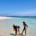 Elsa Pataky Instagram - Fiji family adventures 💛 @tavaruaislandresort @chrishemsworth