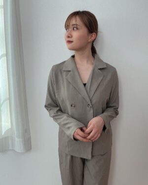 Emi Ōmatsu Instagram - 今ダイエット中なのですが
嬉しいことにすこしずつ痩せてきまして
着られる服も増えてきてとってもハッピーです😘
ワンピース細見えしてめちゃくちゃいいかんじ！セットアップはお仕事にもつかいやすそう！
YouTubeでものせましたが
SHEINのクーポンコードいただいたので
ぜひつかってください☺️『emirin』です☺️

#SHEINforall #SHEIN #PR