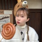 Emi Ōmatsu Instagram - かなり前から伊勢神宮横の 『おかげ横丁』で 食べ歩きしてほしい！という声を ありがたいことにたくさんいただいていていたのですが！ こないだようやく行けました！！！ おいしくて楽しくておいしくて サイコーでした！！！😘😘😘 みなさま教えてくれてありがとう✨✨✨
