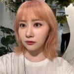 Emi Ōmatsu Instagram - 昨日の韓国美容院での 髪型＆メイクめちゃくちゃ 好評で嬉しかったです…！ すごいですよね…プロの技術… まつ毛１本ずつピンセットで つけてました… 韓国メイクすごい…！
