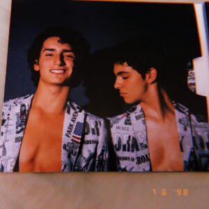 Emilio Osorio Instagram - Estoy tan orgullosa de ti y como has superado todos los obstáculos que se te han ido presentado y gracias a todo el apoyo que recibes sales adelante por ejemplo a Emilio siempre le decían que cantaba como niña y Emilio no se concentró en eso ,el se concentró en mejorar , y lo logró,  le decían que estaba muy feo y Emilio no se fijó en eso y los ignoro , lo rechazaron en la voz ,el se sintió mal y triste pero me encantó que Emilio dejó todo atrás y se concentró y fijó su meta , le dicen que el nadamas es famoso por su papá y Emilio lo único que hace es fijarse en las cosas que el está haciendo mal y esforzarse para ser el mejor e ignorando todas esas malas vibras y algo que me encanta de Emilio es que lo que se propone lo logra y ahora es número uno en ventas de mixup, sus canciones son de las pistas más escuchadas en Spotify y Apple Music y por eso y muchas cosas Emilio es un ejemplo a seguir para mi y siempre lo va a ser @emilio.marcos @emilio.marcos @emilio.marcos @emilio.marcos @emilio.marcos @emilio.marcos @emilio.marcos @emilio.marcos @emilio.marcos @emilio.marcos •TE AMO • no me caben las palabras del orgullo que tengo @emilio.marcos @emilio.marcos @emilio.marcos @emilio.marcos @emilio.marcos @emilio.marcos @emilio.marcos @emilio.marcos @emilio.marcos @emilio.marcos @emilio.marcos @emilio.marcos @emilio.marcos @emilio.marcos @emilio.marcos @emilio.marcos @emilio.marcos @emilio.marcos @emilio.marcos ♥️♥️♥️♥️♥️♥️♥️♥️♥️♥️♥️😱😱😱😱👏🏼👏🏼👏🏼👏🏼👏🏼😍😍😍😍😍😍😍😍♥️♥️♥️❤️♥️❤️😍♥️😍♥️❤️🙄😆♥️👏🏼👏🏼♥️♥️♥️😍😱😱😱😱😱👏🏼👏🏼👏🏼👏🏼👏🏼👏🏼😊😊😊😊😊🙏🙏🙏🙏 @emilio.marcos