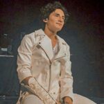 Emilio Osorio Instagram - Esta foto me causa tanta emoción, al ver que los sueños de mi ídolo se están cumpliendo, no se porque en esta foto se puede observar perfectamente su emoción y pasión al estar si te un escenario