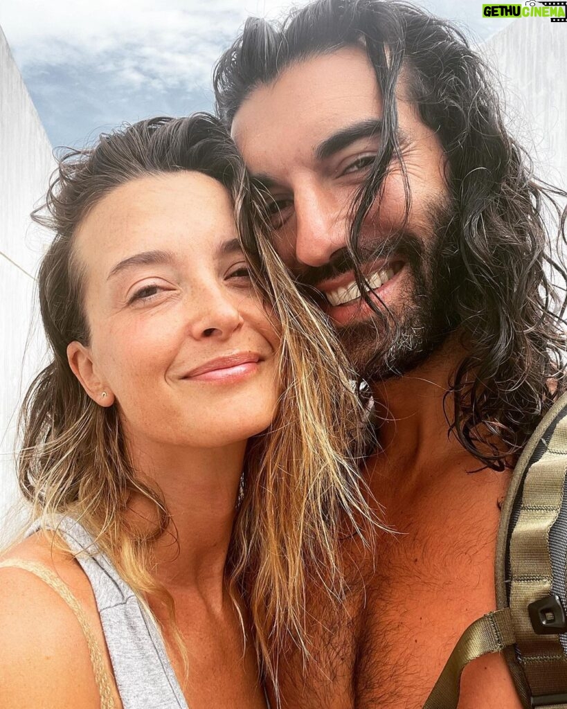 Emily Baldoni Instagram - THIRTYSEVEN ❤🦁⁣ ⁣ 1 min left of a glorious day, celebrating with my love and friends that are pure gold. I love growing old, wise and wild with these people. ⁣ Cabo San Lucas, Baja California Sur
