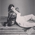 Emily Cox Instagram - Who can guess, what my first ever bought Record was? And Summer: I miss you!!! 📸: @jan_kapitaen h&m: @michael.mua @studiolifelab @rollingstone_de @rollingstone @chilipeppers
